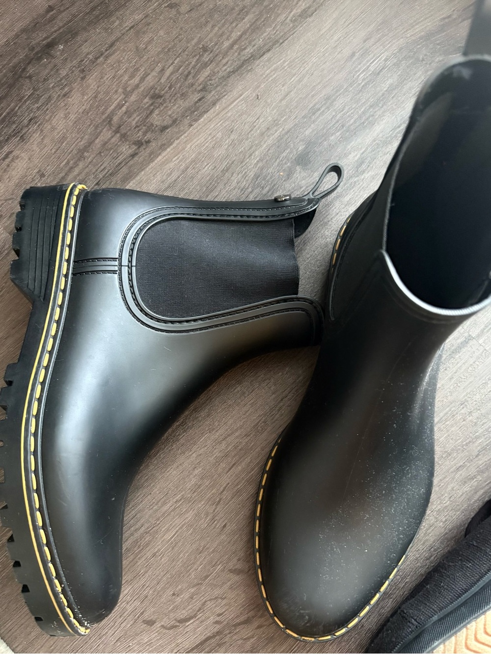 Women sz7 Black Chelsea Rain Boots with Yellow Stitching